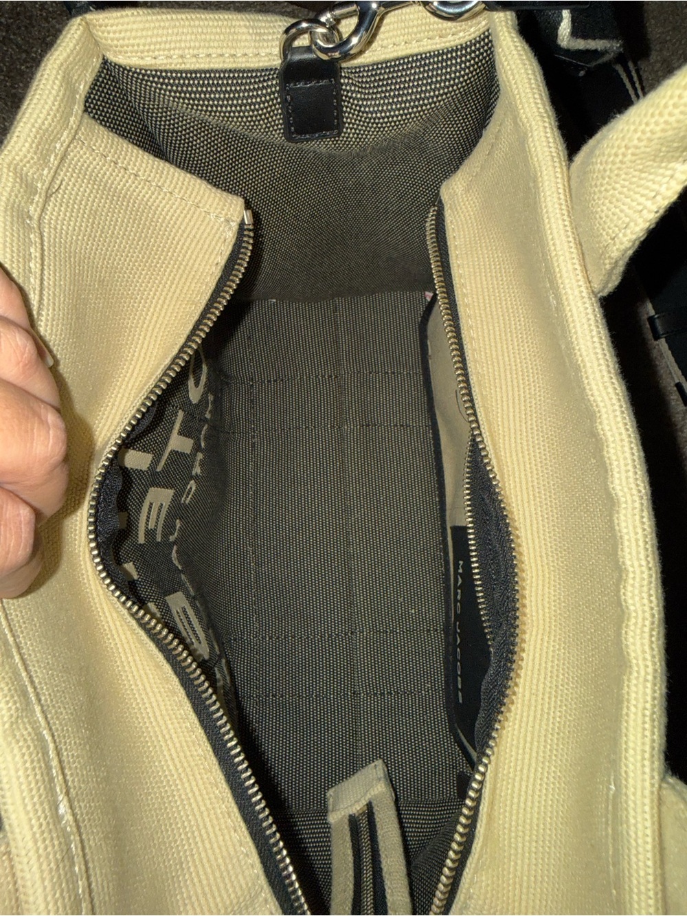 Marc Jacobs Canvas 'The Tote Bag' in Natural and Black - Picture 4 of 7